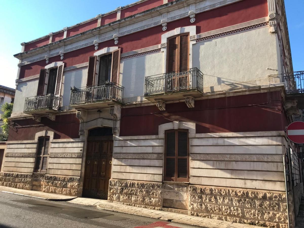 Palazzo De Bellis Vitti Nella Citta Delle Grotte Bed & Breakfast Castellana Grotte Bagian luar foto