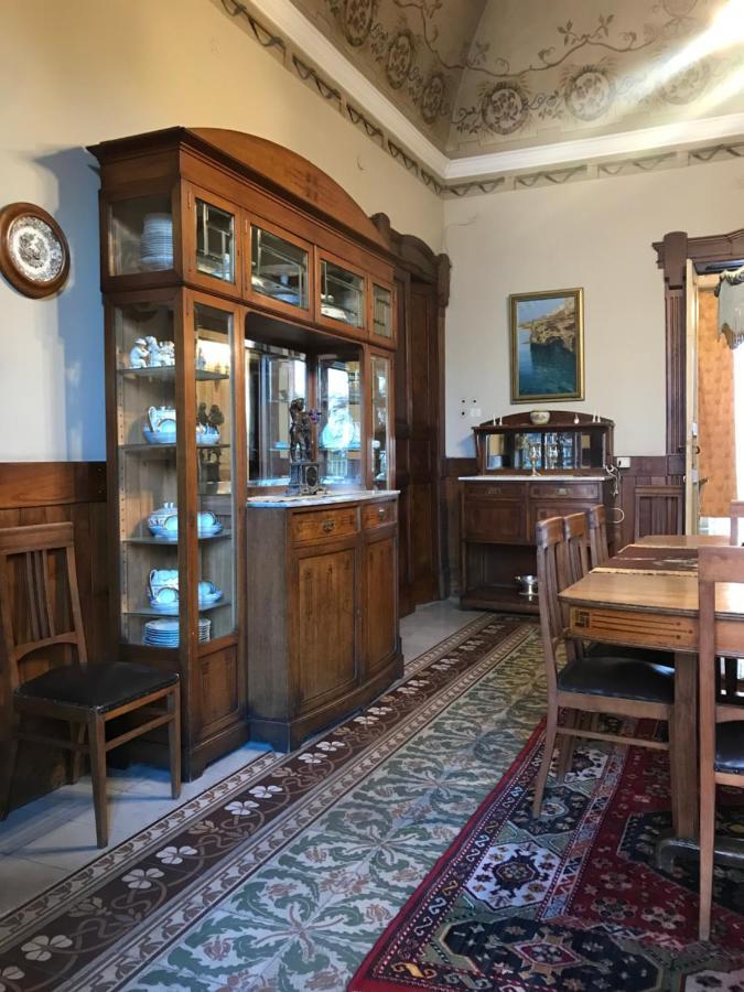 Palazzo De Bellis Vitti Nella Citta Delle Grotte Bed & Breakfast Castellana Grotte Bagian luar foto