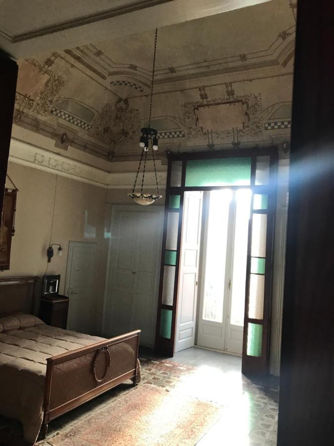 Palazzo De Bellis Vitti Nella Citta Delle Grotte Bed & Breakfast Castellana Grotte Bagian luar foto